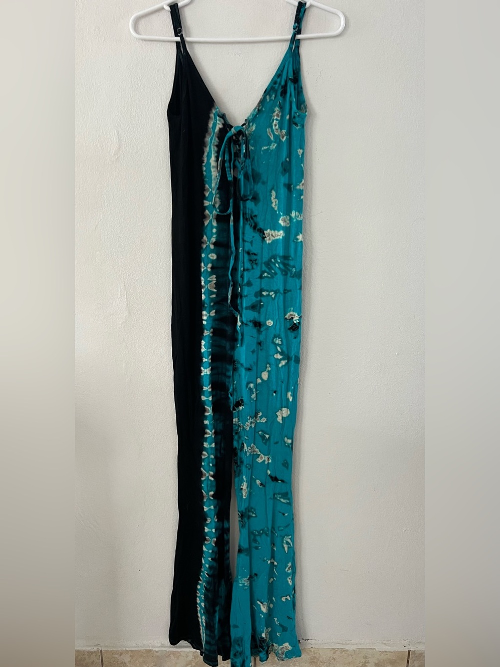 Turquoise and Black Tie-Dye Lace-Up Beautiful Form Fitting body Jumper.